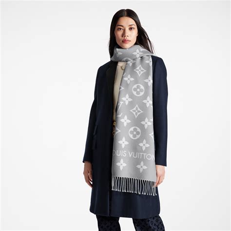 louis vuitton m77727|LV Essential Scarf S00 .